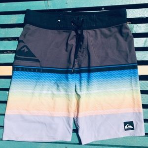 Like New Quicksilver Board Shorts, Size 32